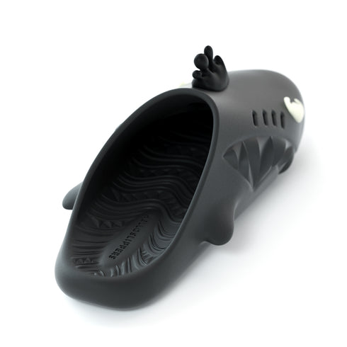 Sharkicks Pro Mule - 黒いスーツ