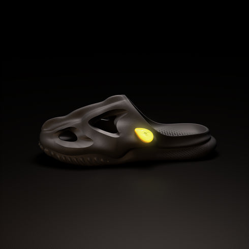 「T-Rex 化石サンダル」用の琥珀の中の蚊アクセサリー