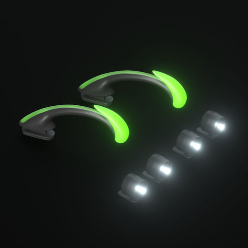 「Sharkicks Pro」用のためのアンコウのヒレとフラッシュライトの目